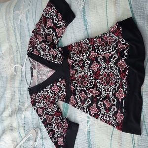 Fleurish quarter sleeve dress, size Small, black, red, and white pattern.